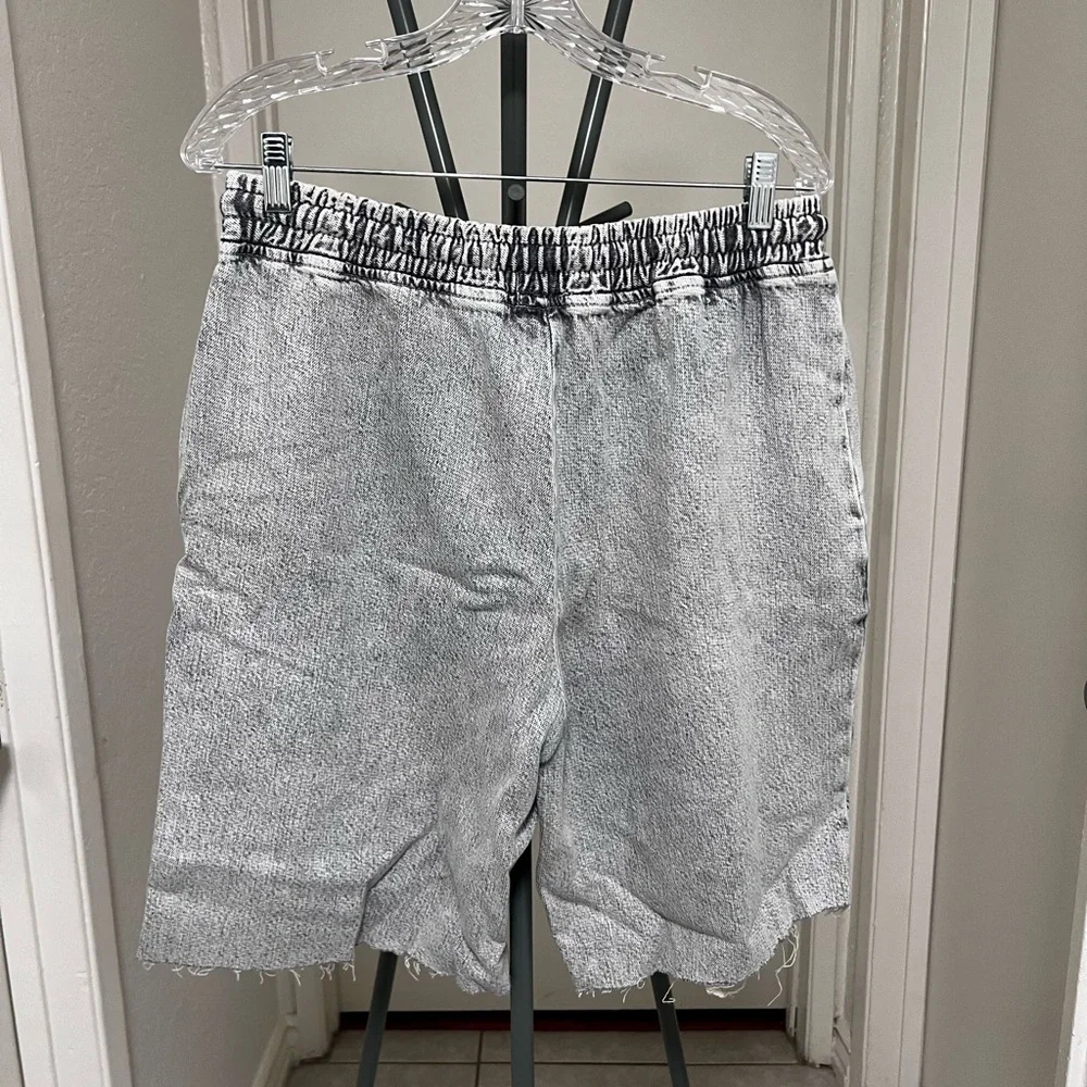 Zara Light Gray Distressed Jean Shorts